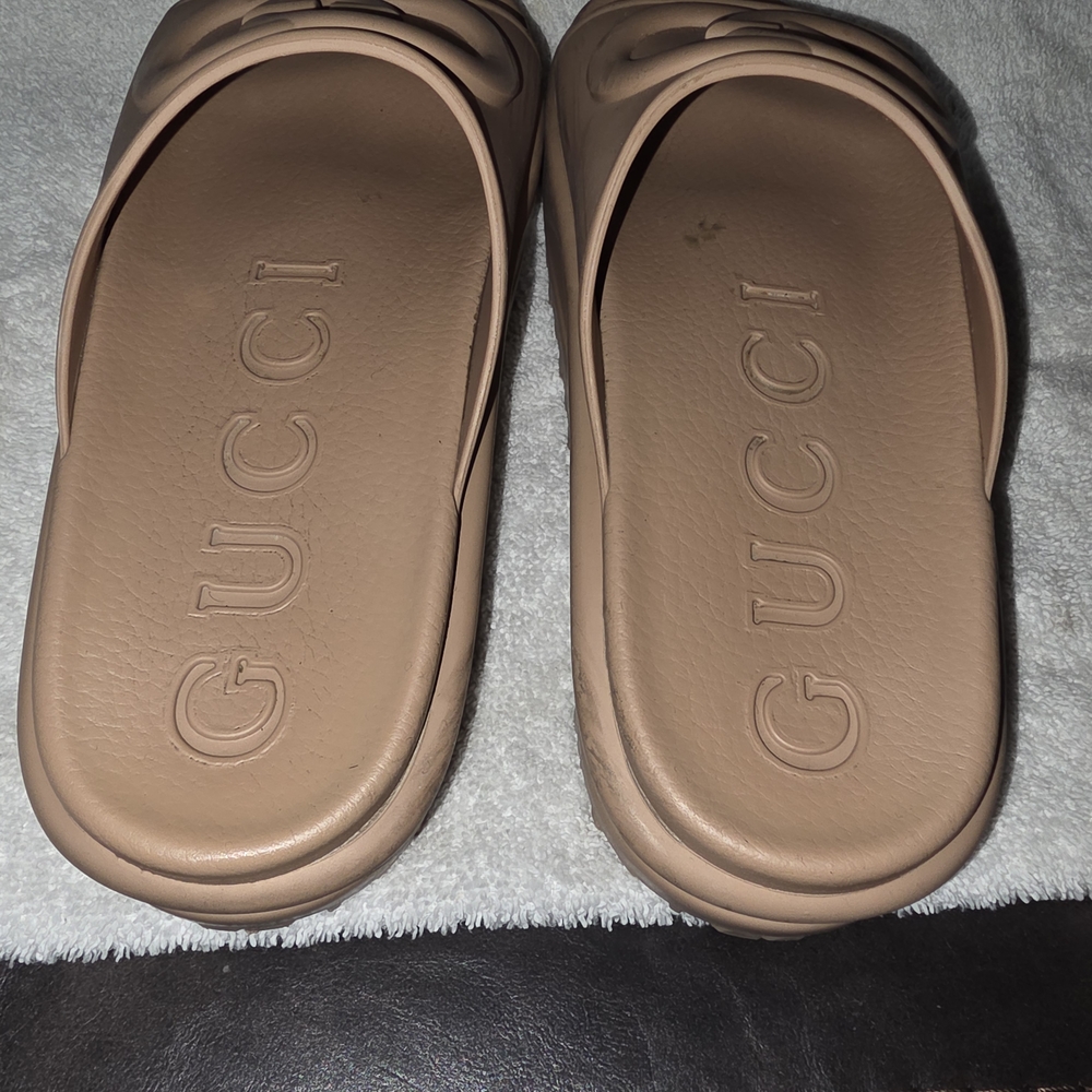 Gucci Beige Slide Sandals - Picture 3 of 7